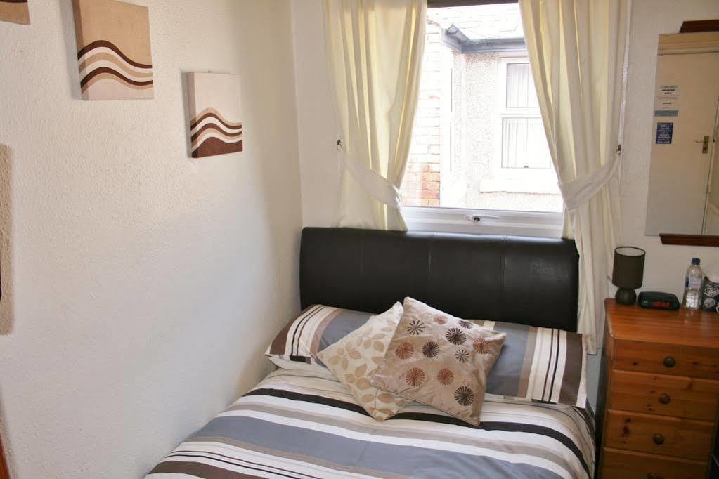 Bed and Breakfast The Fairmile Lytham St Annes Exterior foto